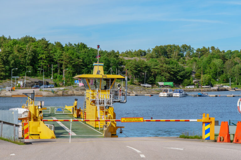 Bälögat Ferry