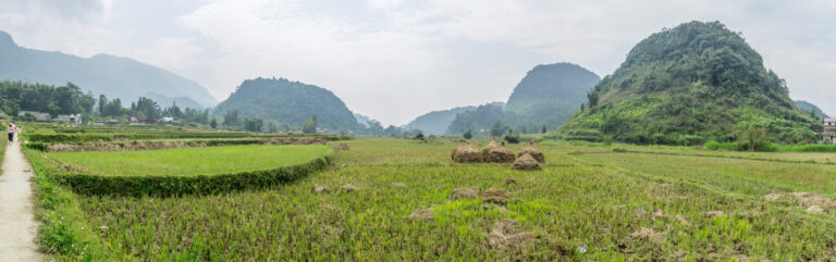 Sur le haut plateau de Quyết Tiến avant le col de Quan Ba