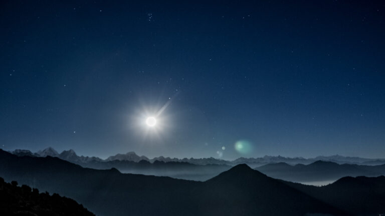 Clair de lune sur l'Himalaya
