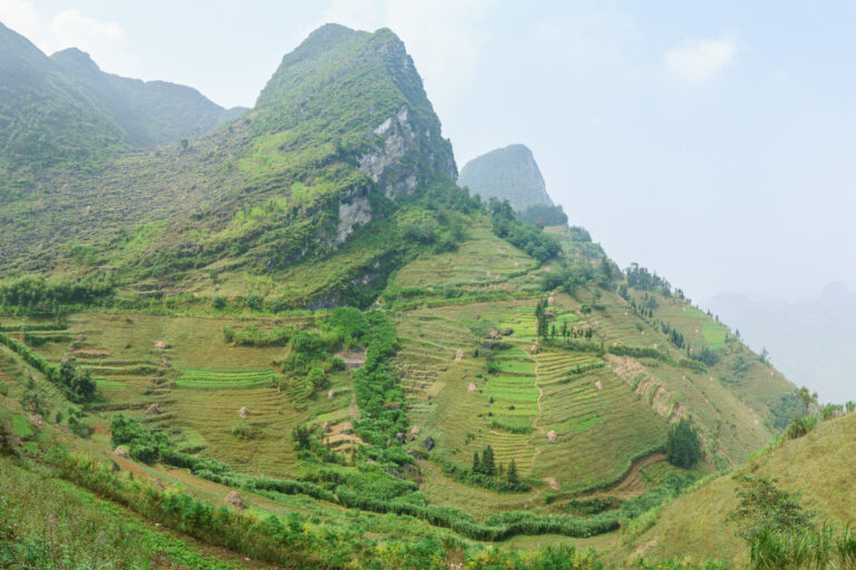Randonnée à Pả Vi Thượng, près de Mèo Vạc, en route pour Bảo Lạc