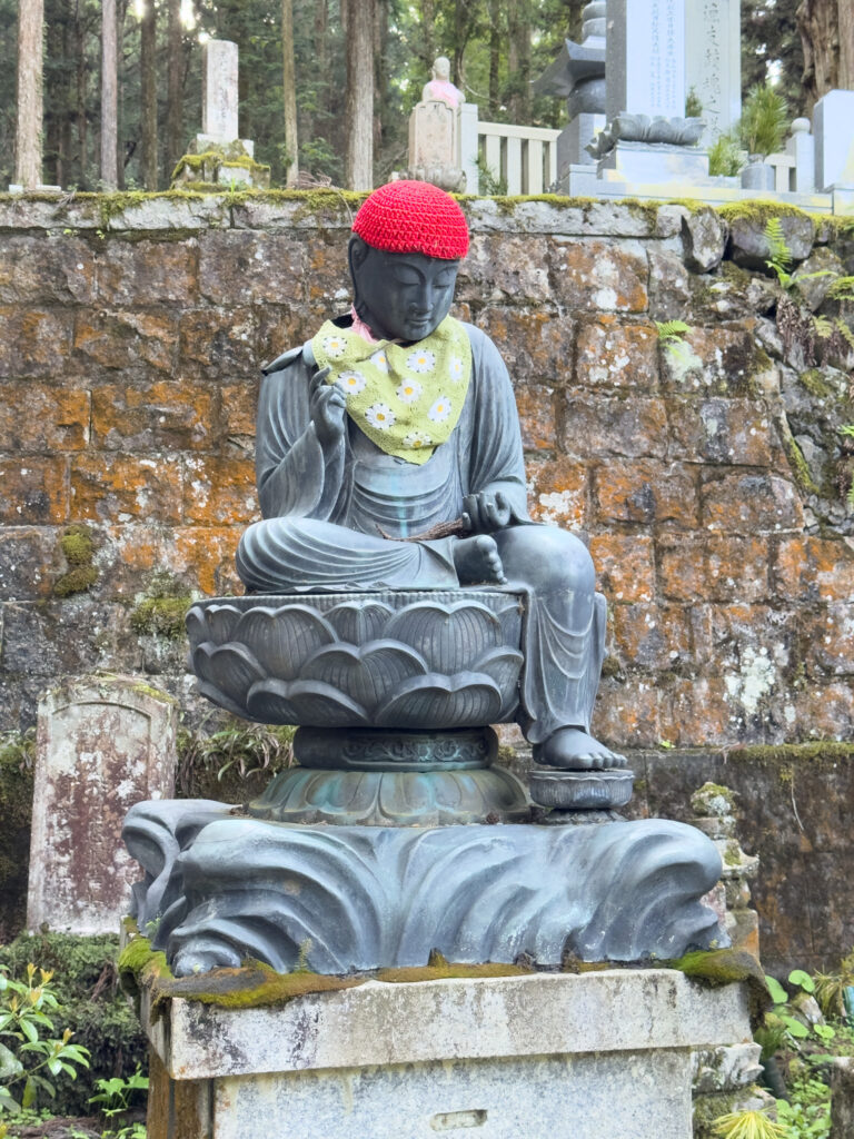 Le bouddha à venir transformé en Jizo